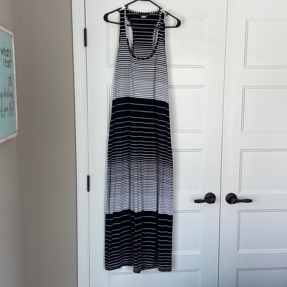 La Blanca Women’s small razorback maxi black and white stripe